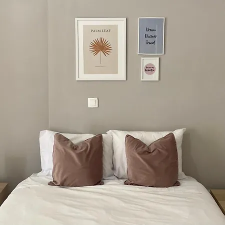Vivian Modern Apartment-3